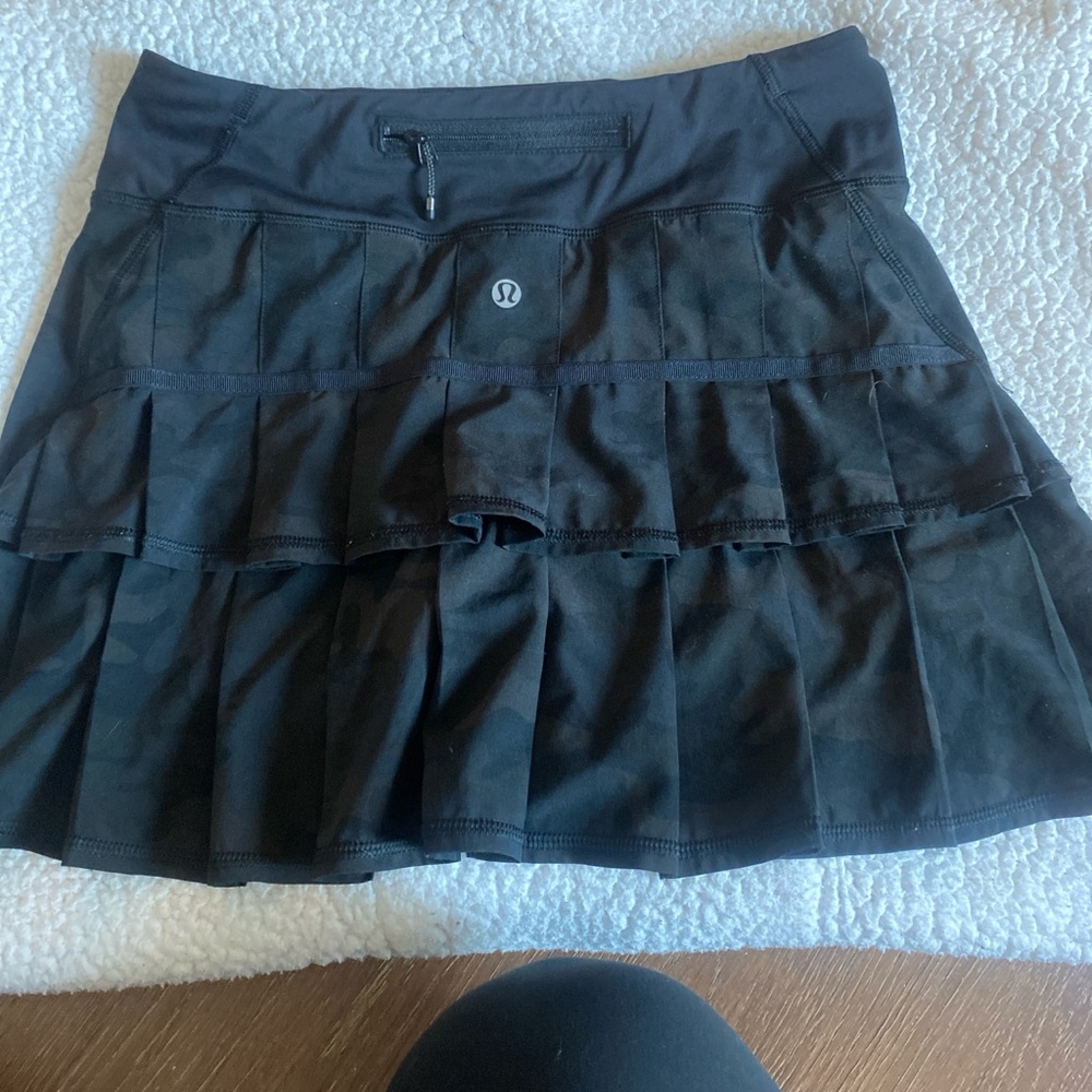 Black camo lululemon skirt!